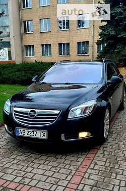 Универсал Opel Insignia 2010 в 