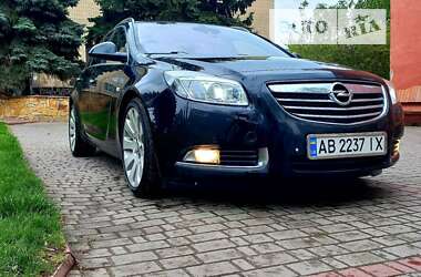 Универсал Opel Insignia 2010 в 
