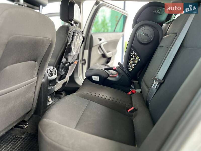 Універсал Opel Insignia 2011 в Дніпрі