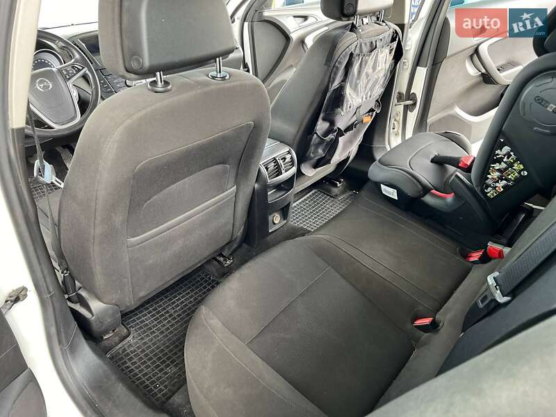 Універсал Opel Insignia 2011 в Дніпрі