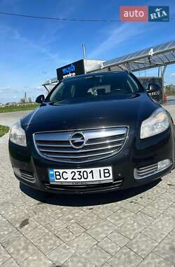 Универсал Opel Insignia 2012 в Буске