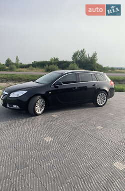 Универсал Opel Insignia 2012 в Буске