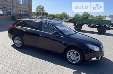 Універсал Opel Insignia 2011 в Чернівцях