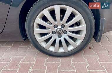 Универсал Opel Insignia 2010 в 