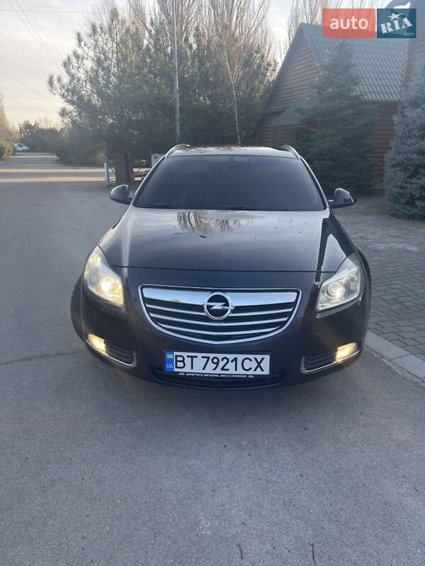 Універсал Opel Insignia 2011 в Херсоні