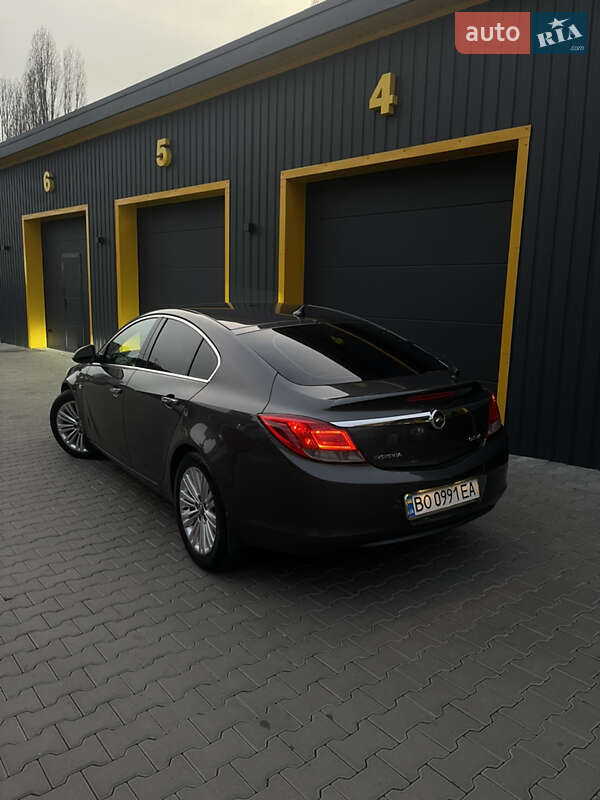 Седан Opel Insignia 2012 в Киеве