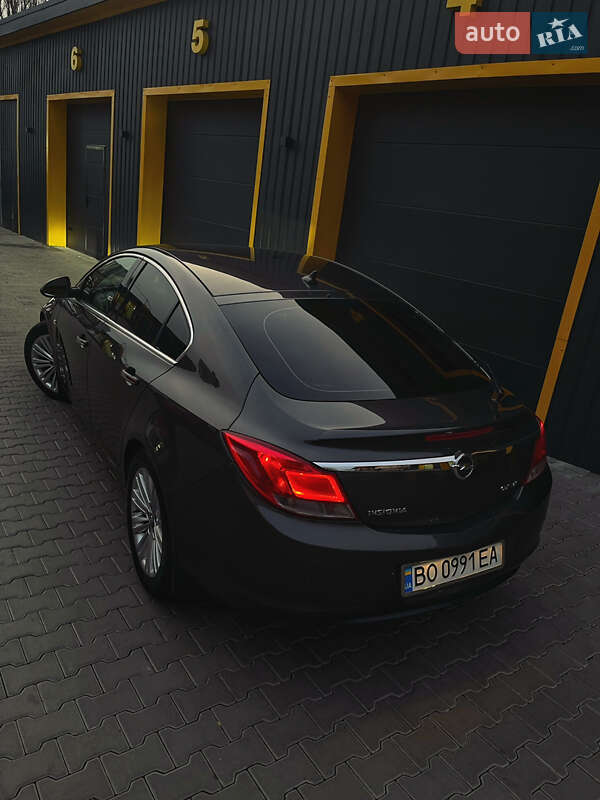 Седан Opel Insignia 2012 в Киеве