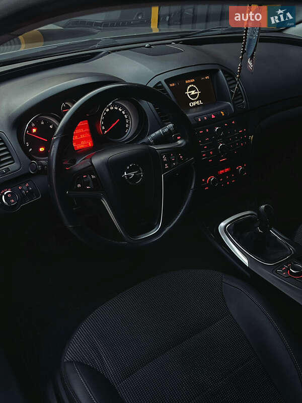 Седан Opel Insignia 2012 в Киеве