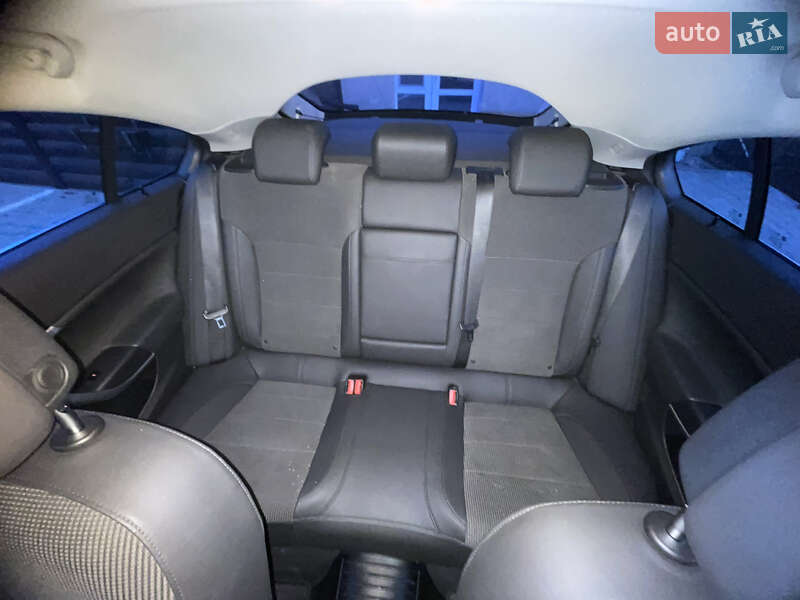 Седан Opel Insignia 2012 в Киеве