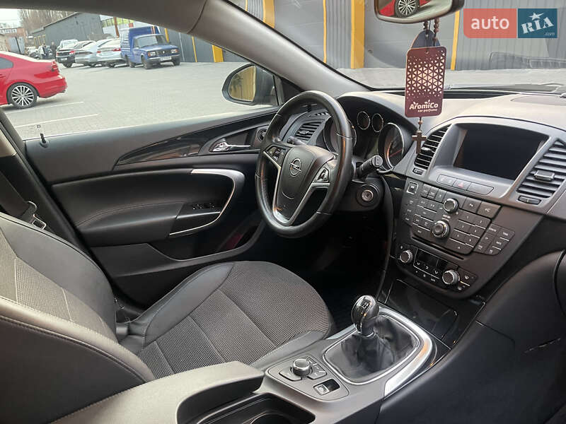 Седан Opel Insignia 2012 в Киеве