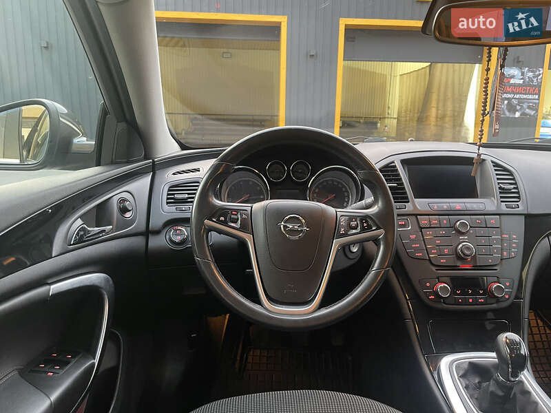 Седан Opel Insignia 2012 в Киеве