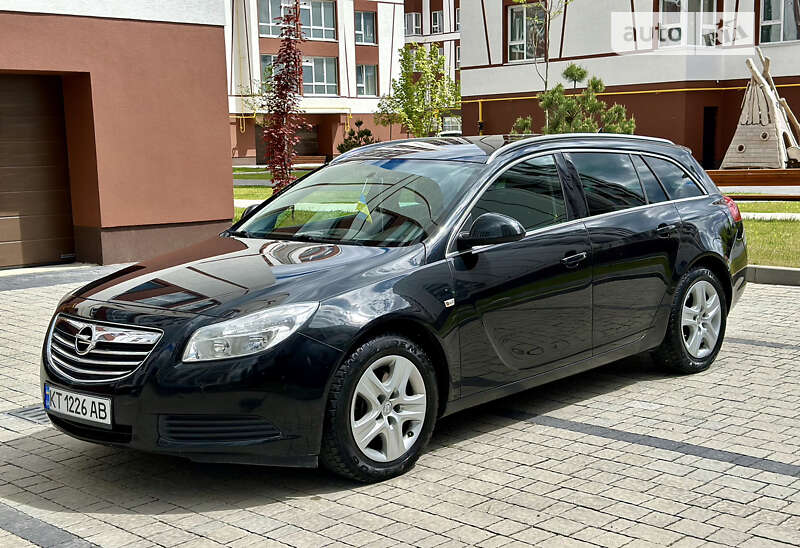 Универсал Opel Insignia 2010 в Ивано-Франковске