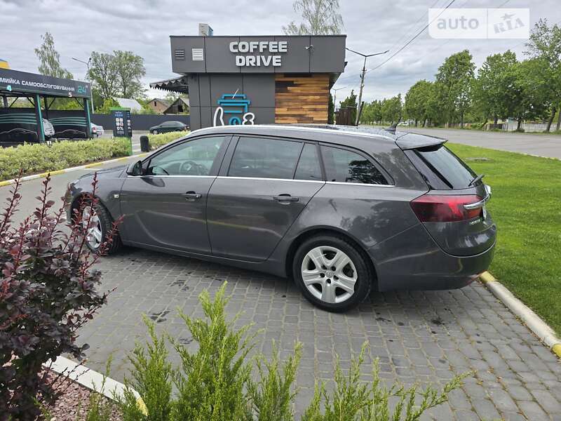 Универсал Opel Insignia 2014 в Коростене