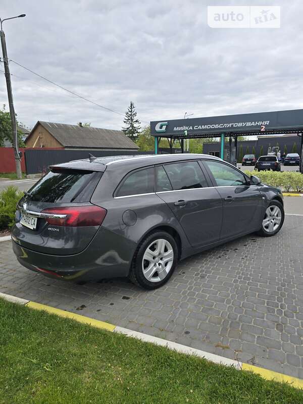 Универсал Opel Insignia 2014 в Коростене