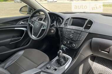 Седан Opel Insignia 2010 в Новомосковске