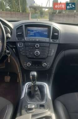 Универсал Opel Insignia 2012 в 