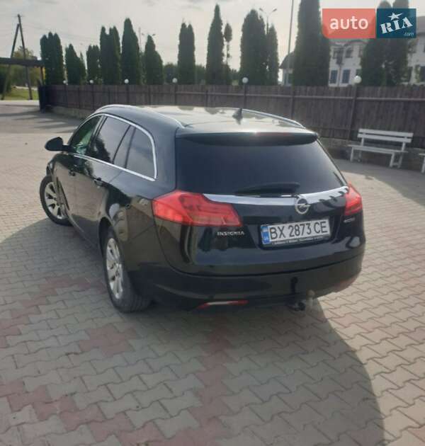 Універсал Opel Insignia 2012 в Дунаївцях