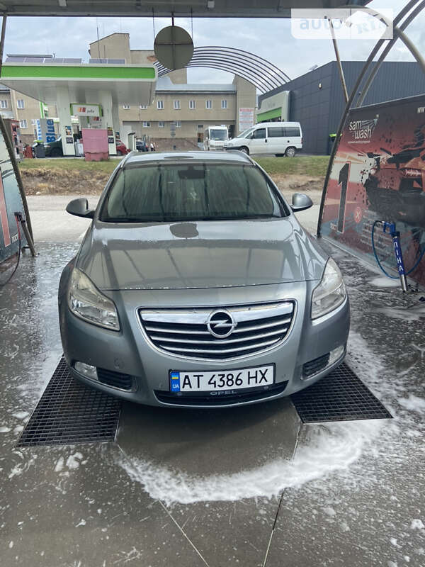 Универсал Opel Insignia 2011 в Ивано-Франковске