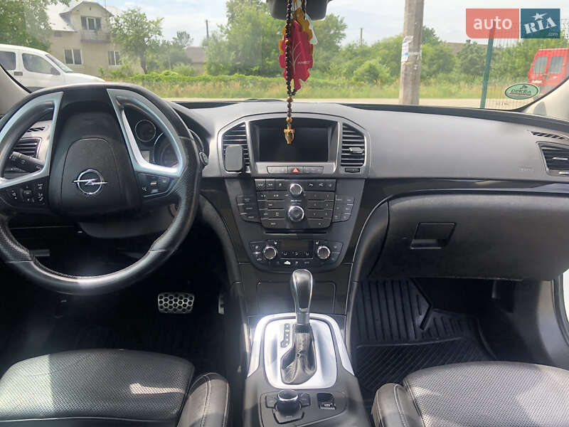 Универсал Opel Insignia 2011 в Самборе