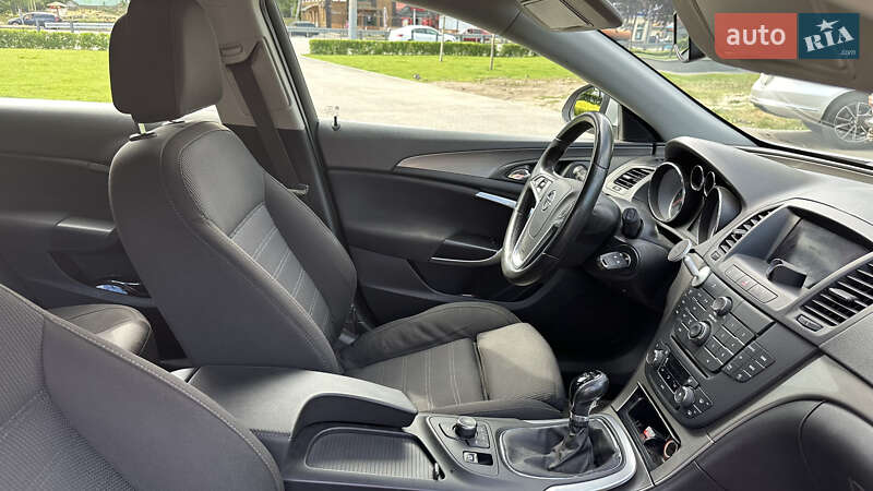 Універсал Opel Insignia 2009 в Дніпрі