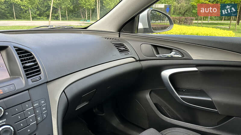 Універсал Opel Insignia 2009 в Дніпрі