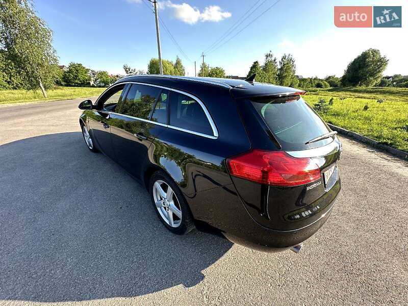 Универсал Opel Insignia 2009 в Ровно