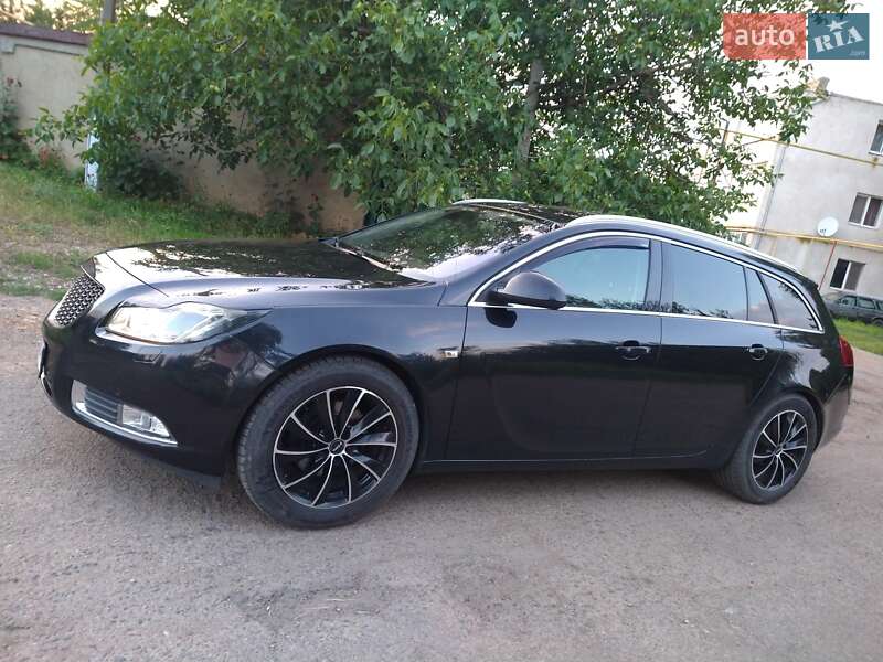 Универсал Opel Insignia 2013 в Ивановке