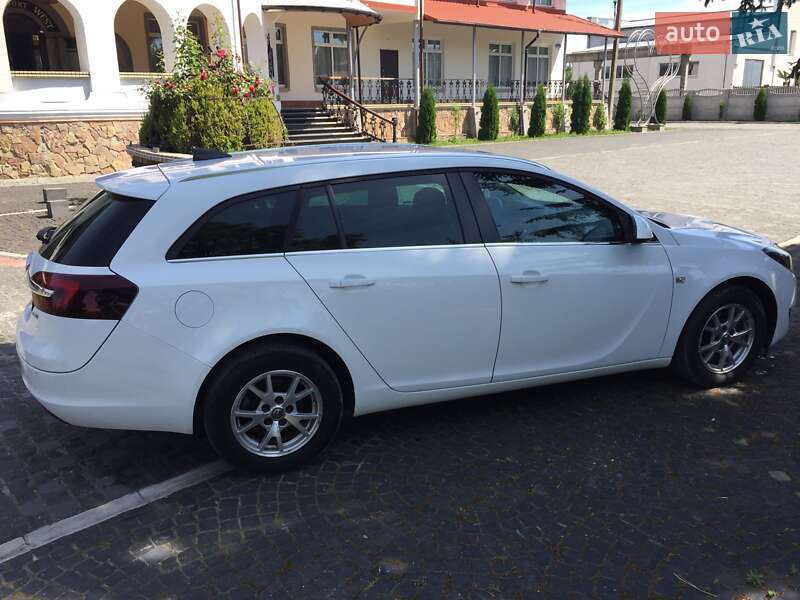 Універсал Opel Insignia 2016 в Золочеві