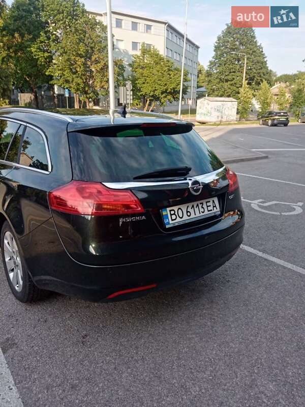 Універсал Opel Insignia 2011 в Почаєві