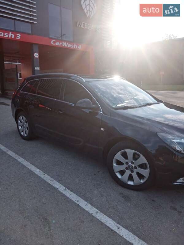 Універсал Opel Insignia 2011 в Почаєві