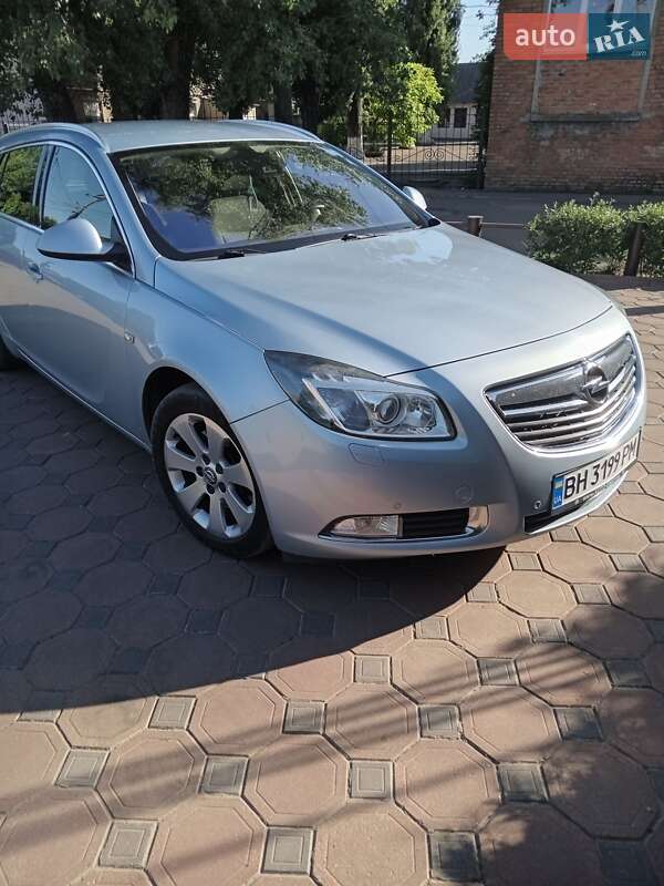 Универсал Opel Insignia 2012 в Раздельной