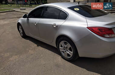 Седан Opel Insignia 2010 в Буську