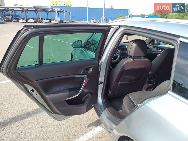 Универсал Opel Insignia 2014 в Киеве