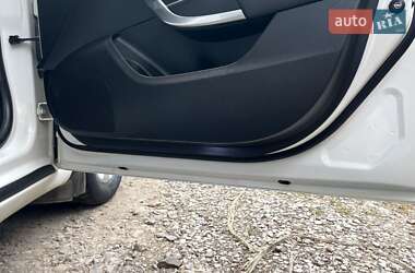 Універсал Opel Insignia 2011 в 