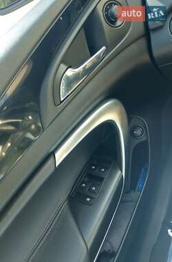 Универсал Opel Insignia 2011 в 