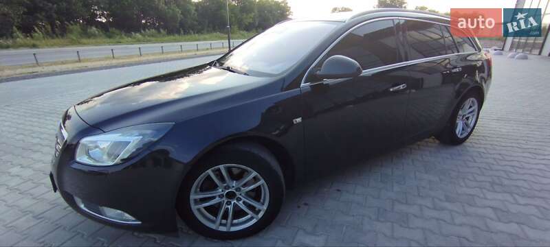 Універсал Opel Insignia 2013 в Тернополі