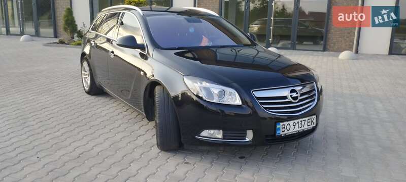 Універсал Opel Insignia 2013 в Тернополі