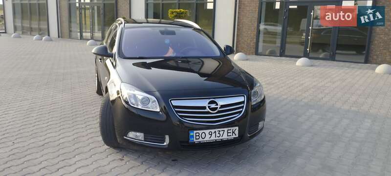 Універсал Opel Insignia 2013 в Тернополі