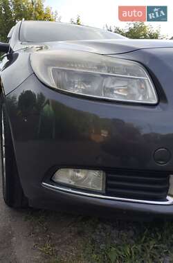 Универсал Opel Insignia 2010 в 