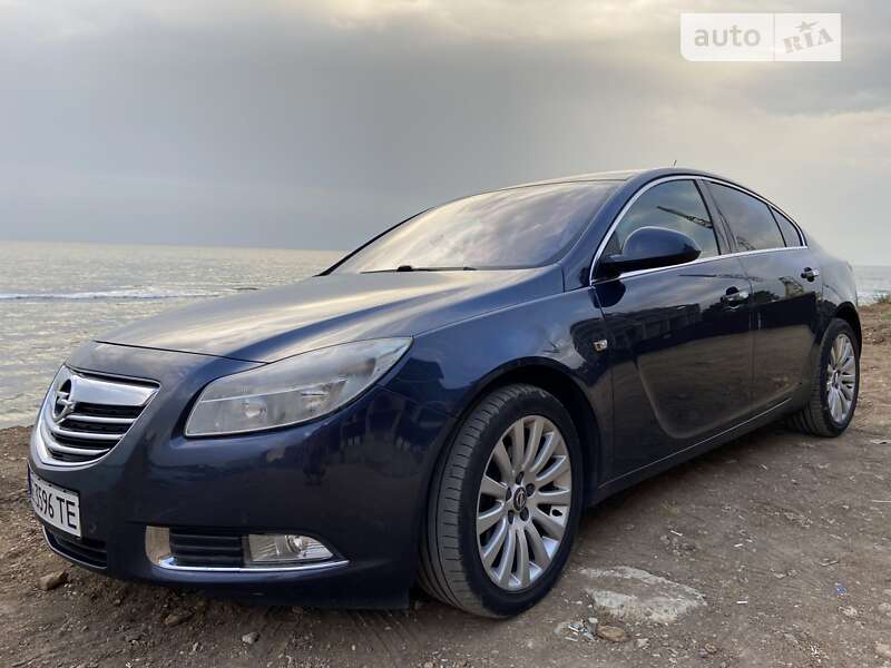 Седан Opel Insignia 2009 в Яворове