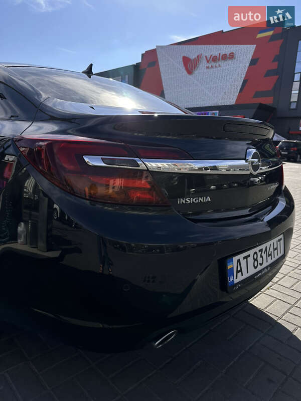 Седан Opel Insignia 2015 в Ивано-Франковске