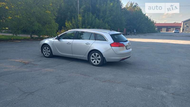 Универсал Opel Insignia 2010 в Звягеле