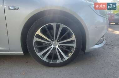 Универсал Opel Insignia 2018 в 