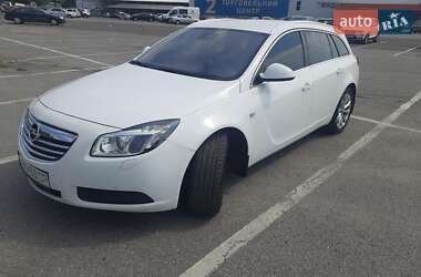 Універсал Opel Insignia 2013 в Ужгороді
