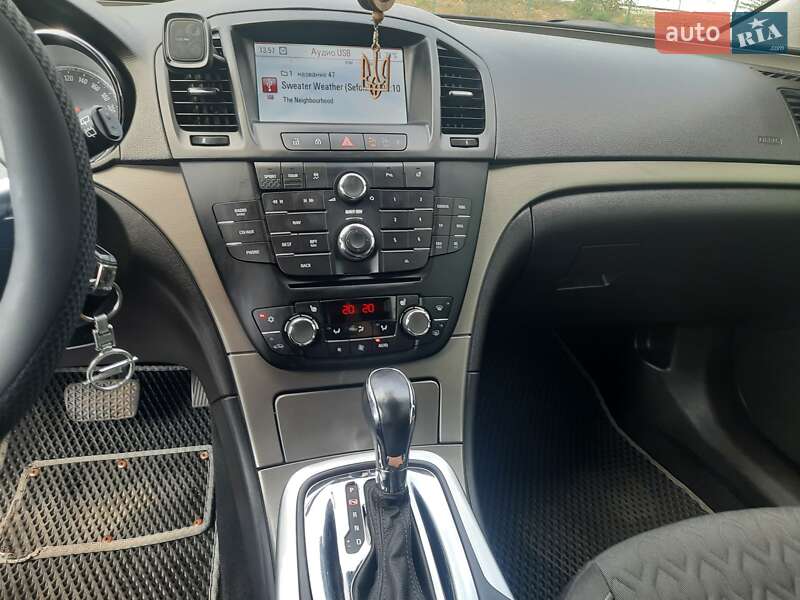Універсал Opel Insignia 2013 в Ужгороді