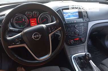 Седан Opel Insignia 2011 в Володимир-Волинському