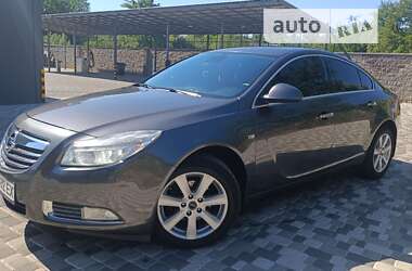 Седан Opel Insignia 2010 в Гадячі