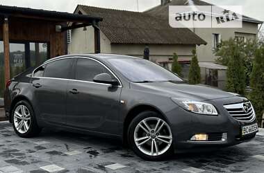 Седан Opel Insignia 2012 в Дрогобичі