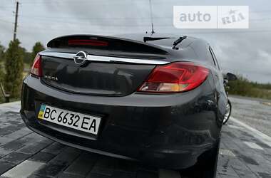 Седан Opel Insignia 2012 в Дрогобичі