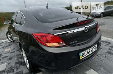 Седан Opel Insignia 2012 в Дрогобичі